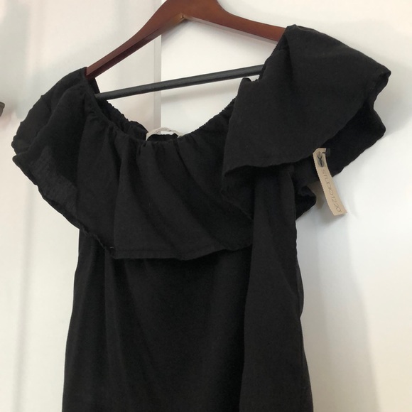 Off the shoulder top - Picture 2 of 5